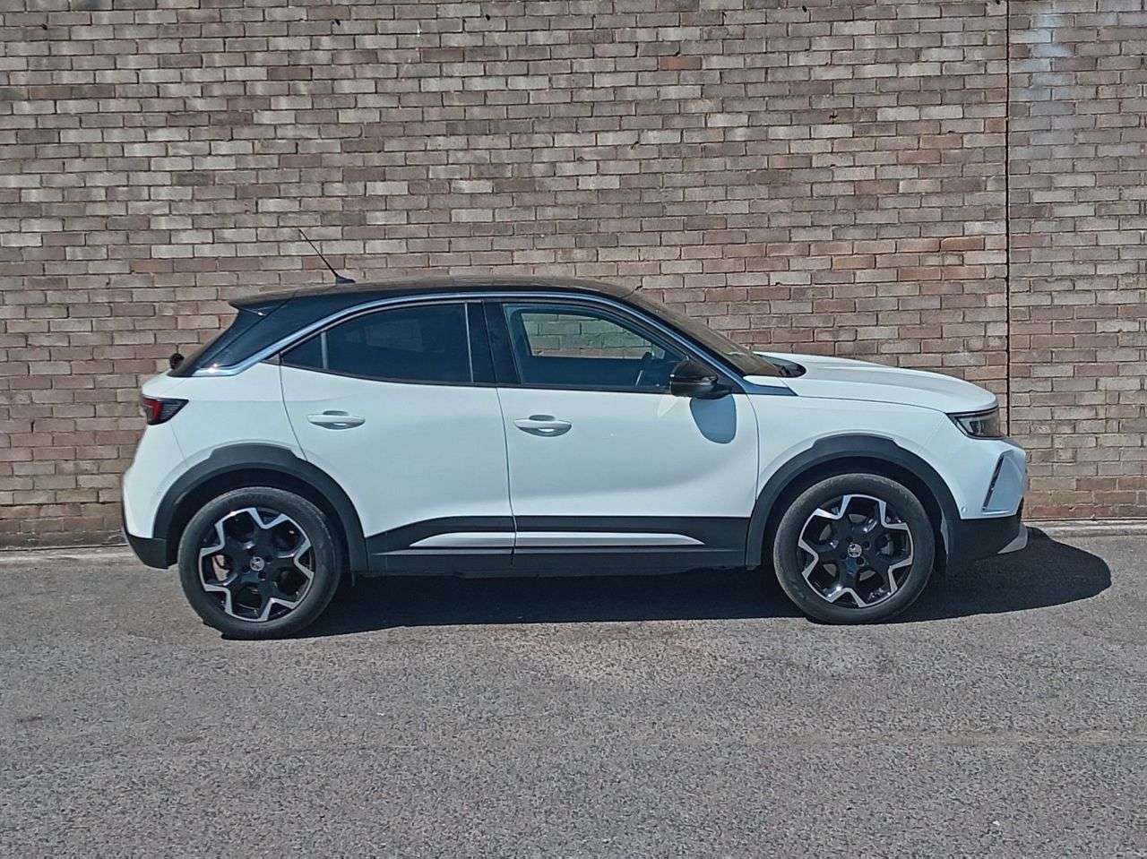 A 2023 VAUXHALL MOKKA ELECTRIC 50kWh Ultimate SUV 5dr Electric Auto (136 ps) A 2023 VAUXHALL MOKKA ELECTRIC 50kWh Ultimate SUV 5dr Electric Auto (136 ps)