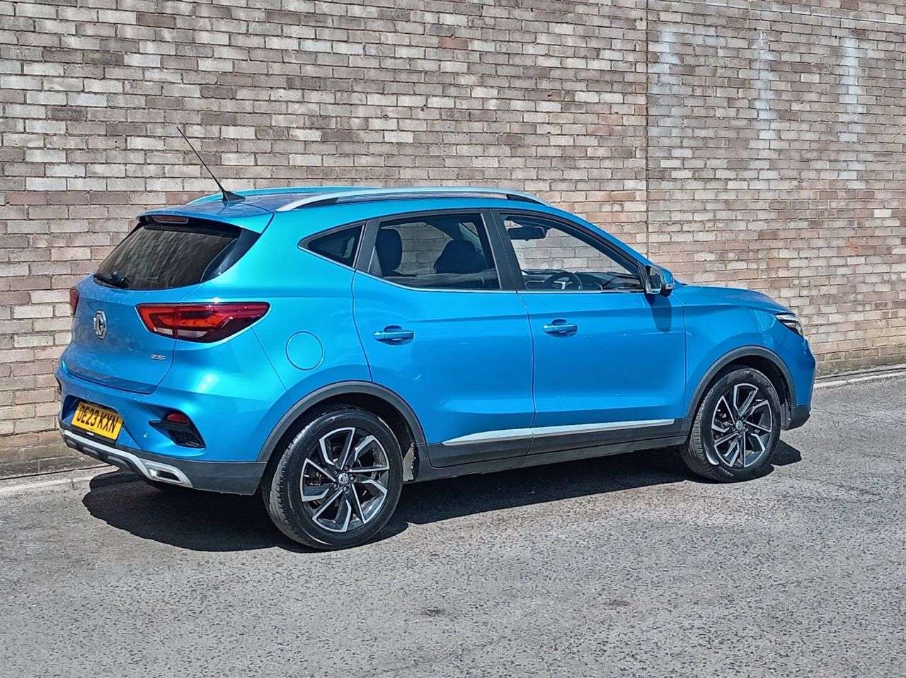 A 2023 MG MG ZS 1.0 T-GDI Exclusive SUV 5dr Petrol Auto Euro 6 (111 ps) A 2023 MG MG ZS 1.0 T-GDI Exclusive SUV 5dr Petrol Auto Euro 6 (111 ps)