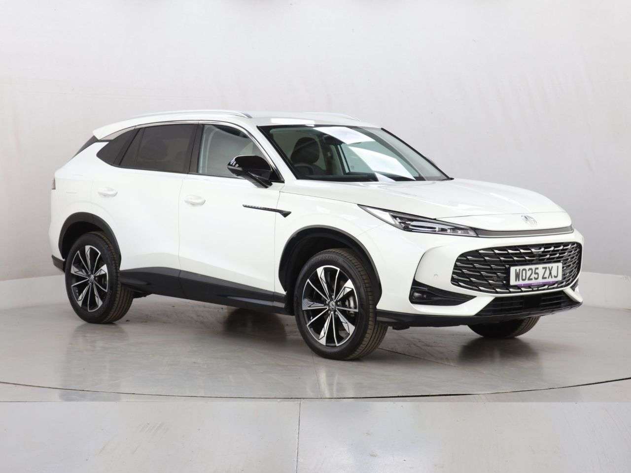 A 2025 MG MG HS 1.5 T-GDI Trophy SUV 5dr Petrol Manual Euro 6 (s/s) (169 ps) A 2025 MG MG HS 1.5 T-GDI Trophy SUV 5dr Petrol Manual Euro 6 (s/s) (169 ps)