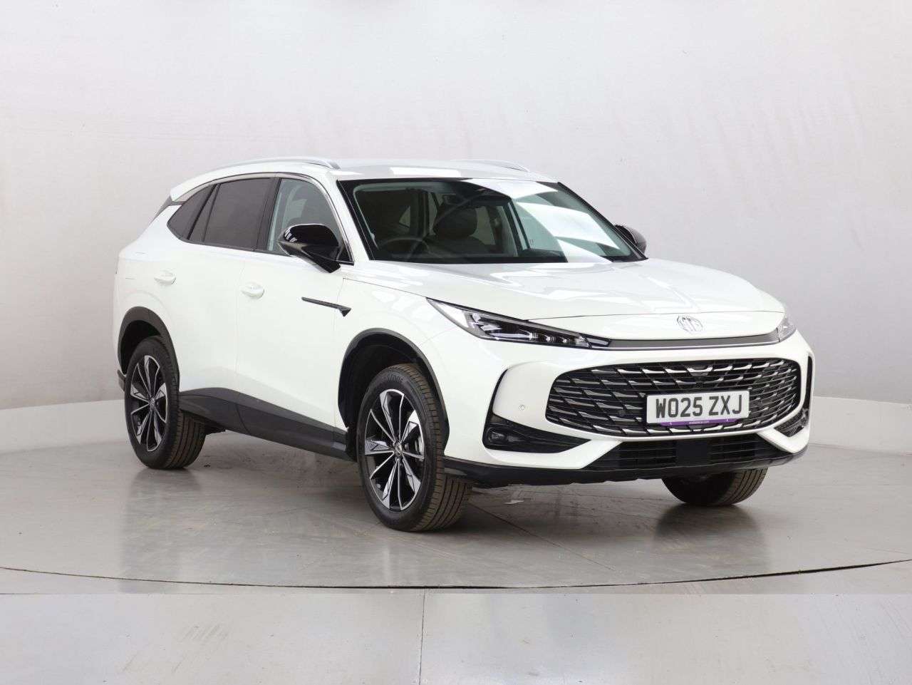 A 2025 MG MG HS 1.5 T-GDI Trophy SUV 5dr Petrol Manual Euro 6 (s/s) (169 ps) A 2025 MG MG HS 1.5 T-GDI Trophy SUV 5dr Petrol Manual Euro 6 (s/s) (169 ps)