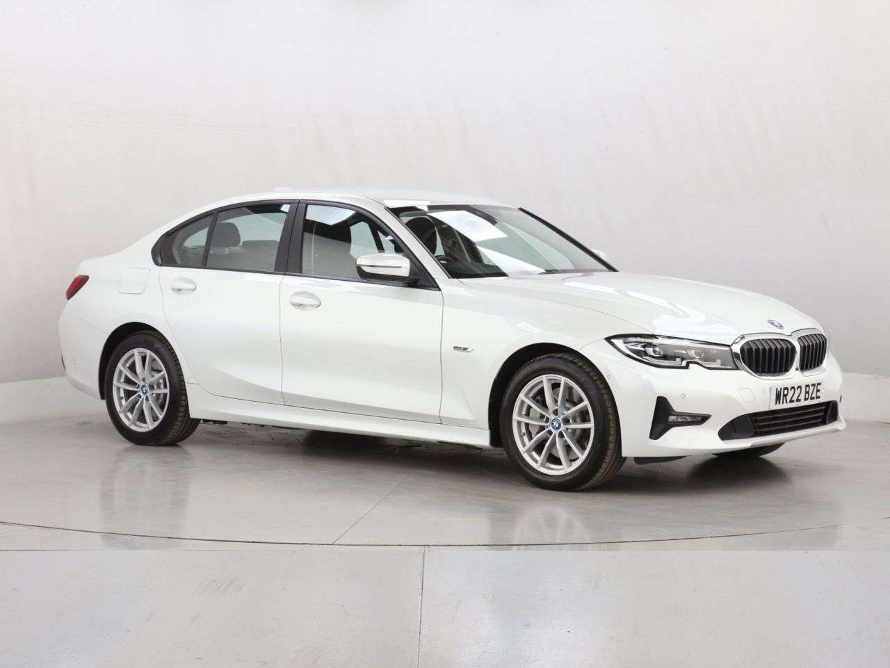 A 2022 BMW 3 SERIES 2.0 330e 12kWh SE Pro Saloon 4dr Petrol Plug-in Hybrid Auto Euro 6 (s/s) (2 A 2022 BMW 3 SERIES 2.0 330e 12kWh SE Pro Saloon 4dr Petrol Plug-in Hybrid Auto Euro 6 (s/s) (2