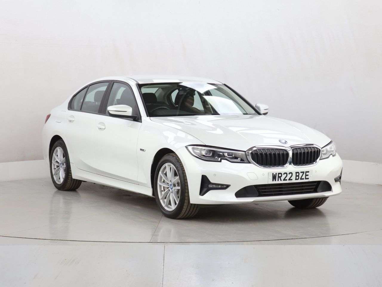A 2022 BMW 3 SERIES 2.0 330e 12kWh SE Pro Saloon 4dr Petrol Plug-in Hybrid Auto Euro 6 (s/s) (2 A 2022 BMW 3 SERIES 2.0 330e 12kWh SE Pro Saloon 4dr Petrol Plug-in Hybrid Auto Euro 6 (s/s) (2