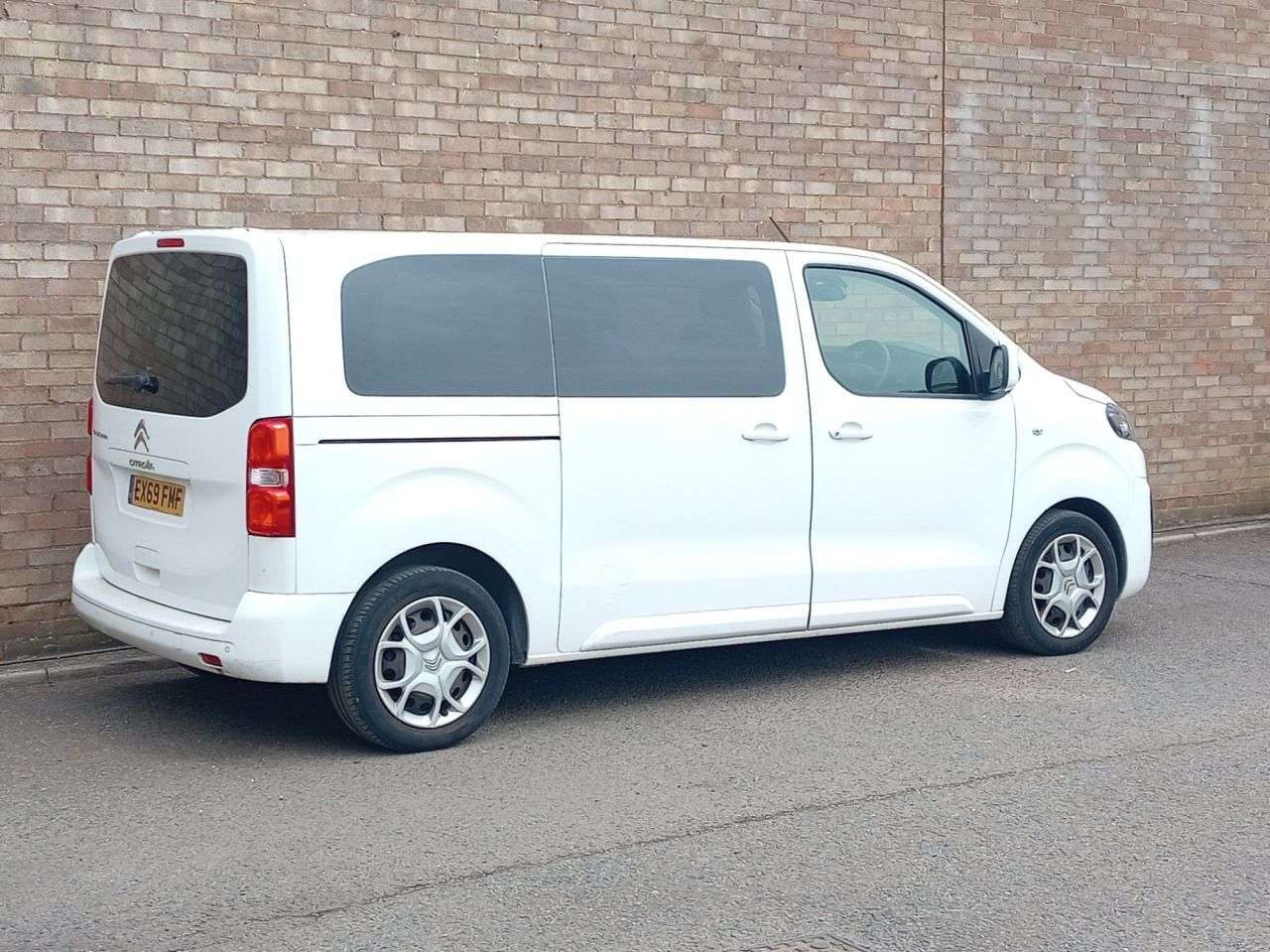 A 2020 CITROEN SPACETOURER 1.5 BlueHDi Feel M MPV 5dr Diesel Manual MWB Euro 6 (s/s) (120 ps) A 2020 CITROEN SPACETOURER 1.5 BlueHDi Feel M MPV 5dr Diesel Manual MWB Euro 6 (s/s) (120 ps)