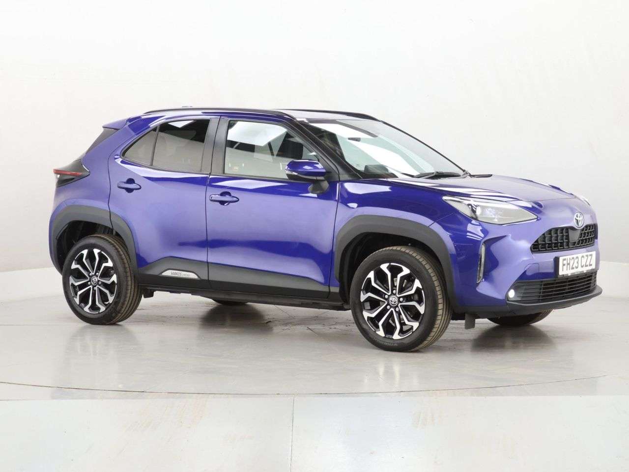 A 2023 TOYOTA YARIS CROSS 1.5 VVT-h Design SUV 5dr Petrol Hybrid E-CVT Euro 6 (s/s) (116 ps) A 2023 TOYOTA YARIS CROSS 1.5 VVT-h Design SUV 5dr Petrol Hybrid E-CVT Euro 6 (s/s) (116 ps)