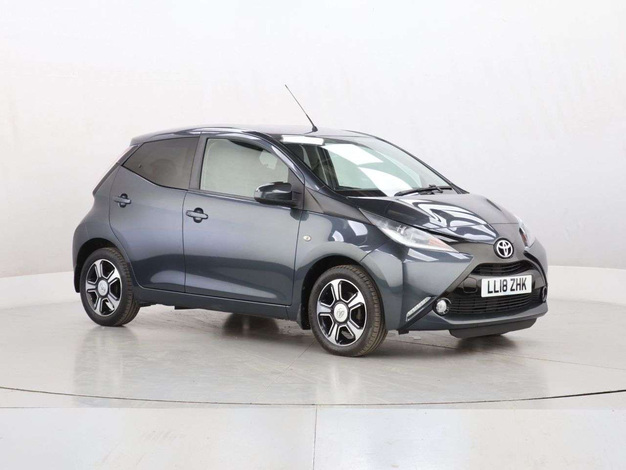 A 2018 TOYOTA AYGO VVT-I X-CLUSIV 3 A 2018 TOYOTA AYGO VVT-I X-CLUSIV 3