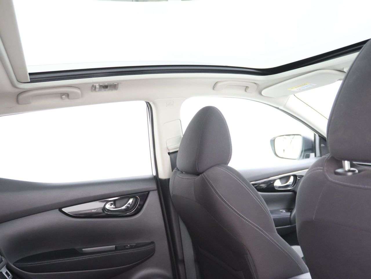 A 2020 NISSAN QASHQAI 1.3 DIG-T N-Connecta SUV 5dr Petrol Manual Euro 6 (s/s) (140 ps) A 2020 NISSAN QASHQAI 1.3 DIG-T N-Connecta SUV 5dr Petrol Manual Euro 6 (s/s) (140 ps)