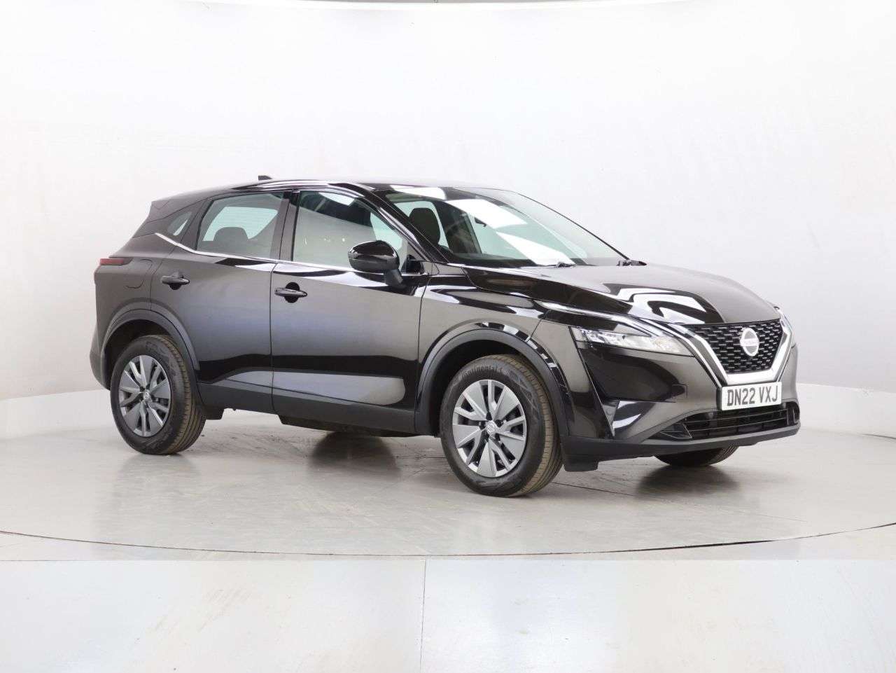 A 2022 NISSAN QASHQAI 1.3 DIG-T MHEV Visia SUV 5dr Petrol Hybrid Manual Euro 6 (s/s) (140 ps) A 2022 NISSAN QASHQAI 1.3 DIG-T MHEV Visia SUV 5dr Petrol Hybrid Manual Euro 6 (s/s) (140 ps)