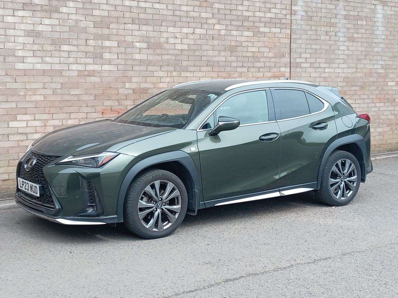A 2023 LEXUS UX 2.0 250h F Sport Design SUV 5dr Petrol Hybrid E-CVT Euro 6 (s/s) (184 ps) A 2023 LEXUS UX 2.0 250h F Sport Design SUV 5dr Petrol Hybrid E-CVT Euro 6 (s/s) (184 ps)