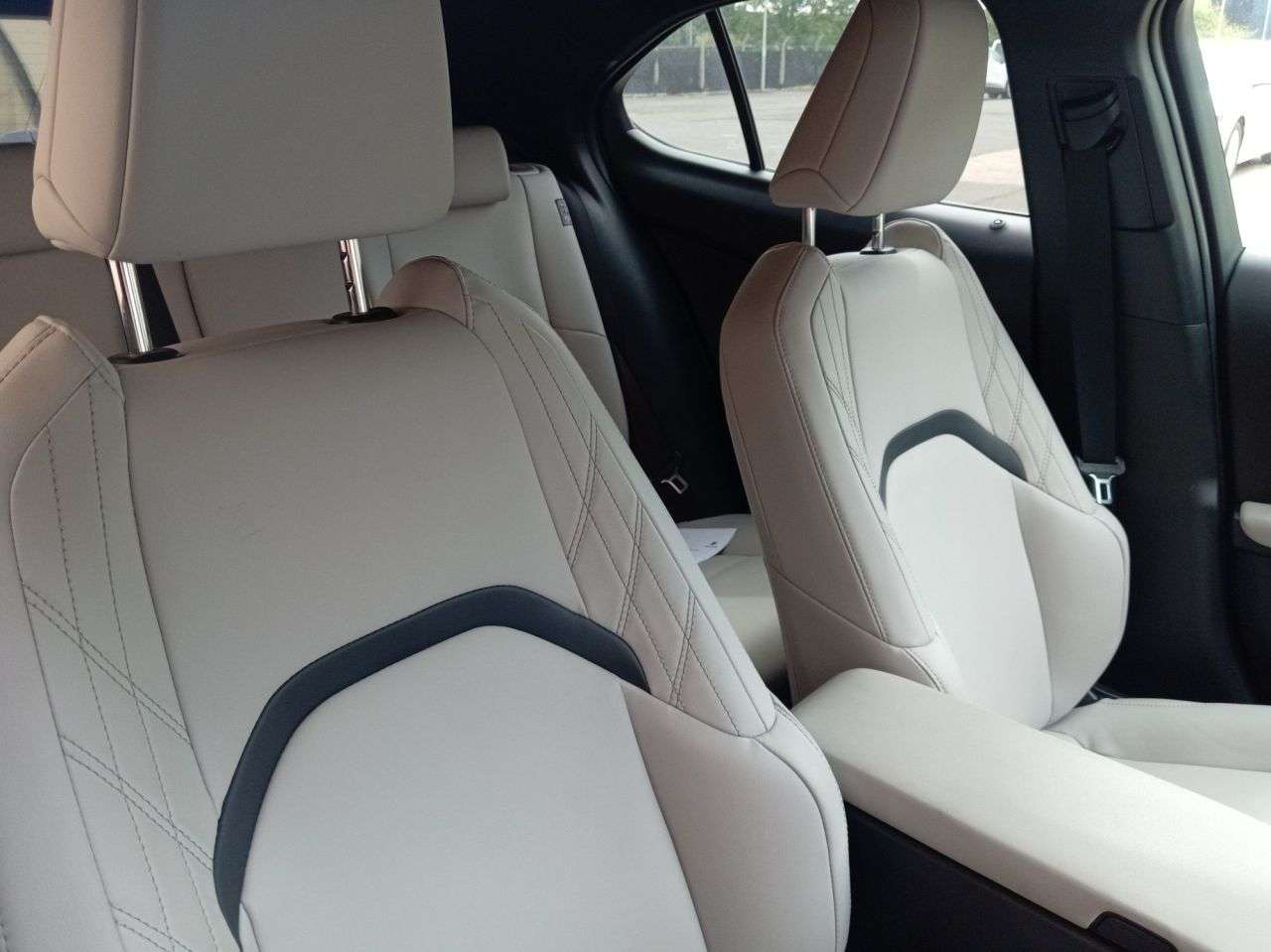 A 2023 LEXUS UX 2.0 250h F Sport Design SUV 5dr Petrol Hybrid E-CVT Euro 6 (s/s) (184 ps) A 2023 LEXUS UX 2.0 250h F Sport Design SUV 5dr Petrol Hybrid E-CVT Euro 6 (s/s) (184 ps)
