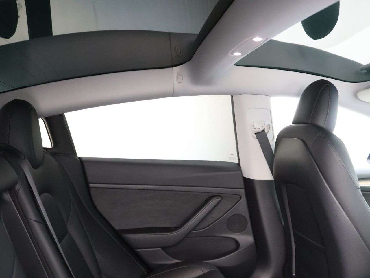 A 2021 TESLA MODEL 3 (Dual Motor) Long Range Saloon 4dr Electric Auto 4WDE (346 ps) A 2021 TESLA MODEL 3 (Dual Motor) Long Range Saloon 4dr Electric Auto 4WDE (346 ps)