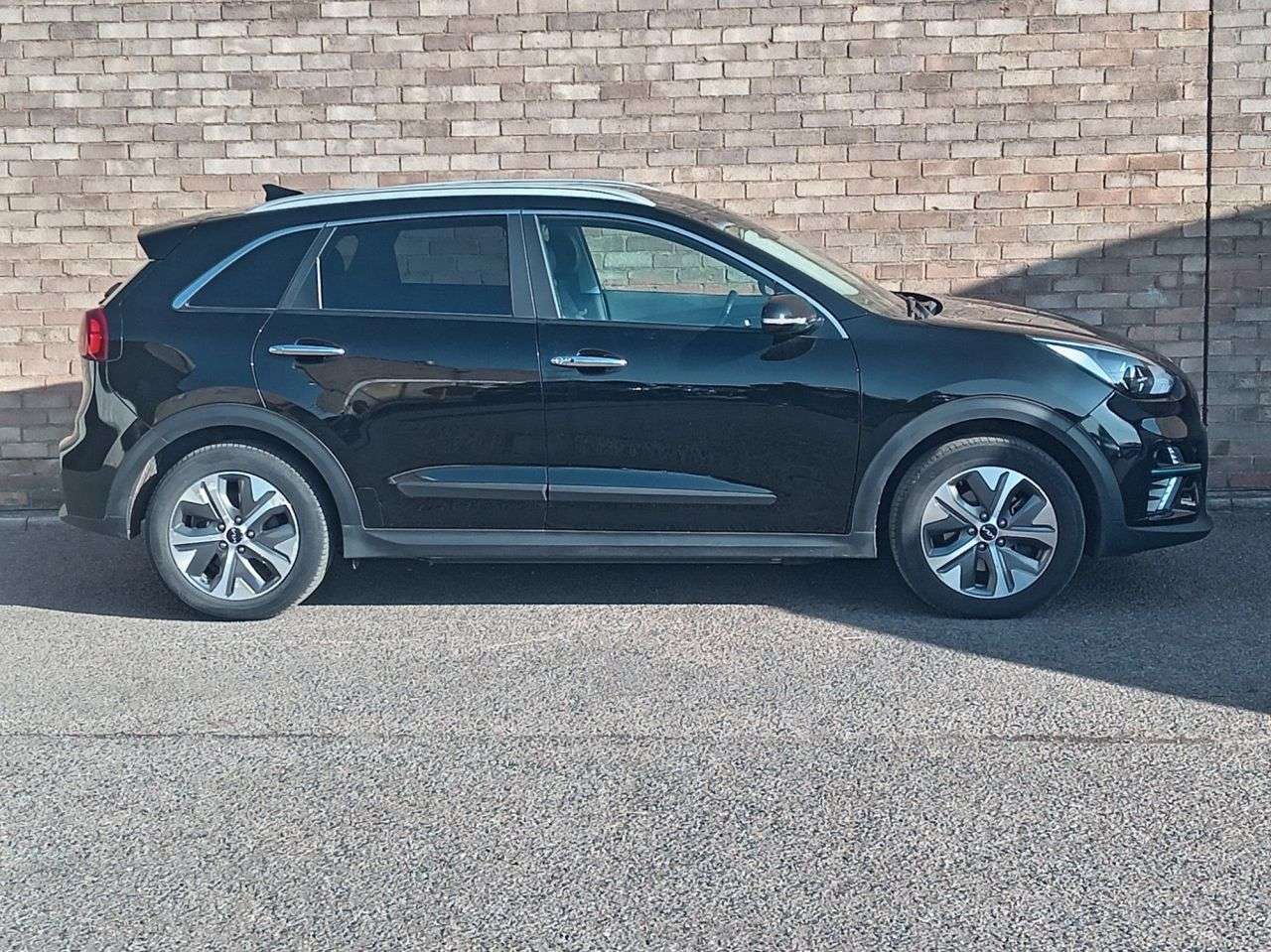 A 2022 KIA NIRO 64kWh 3 SUV 5dr Electric Auto (201 bhp) A 2022 KIA NIRO 64kWh 3 SUV 5dr Electric Auto (201 bhp)