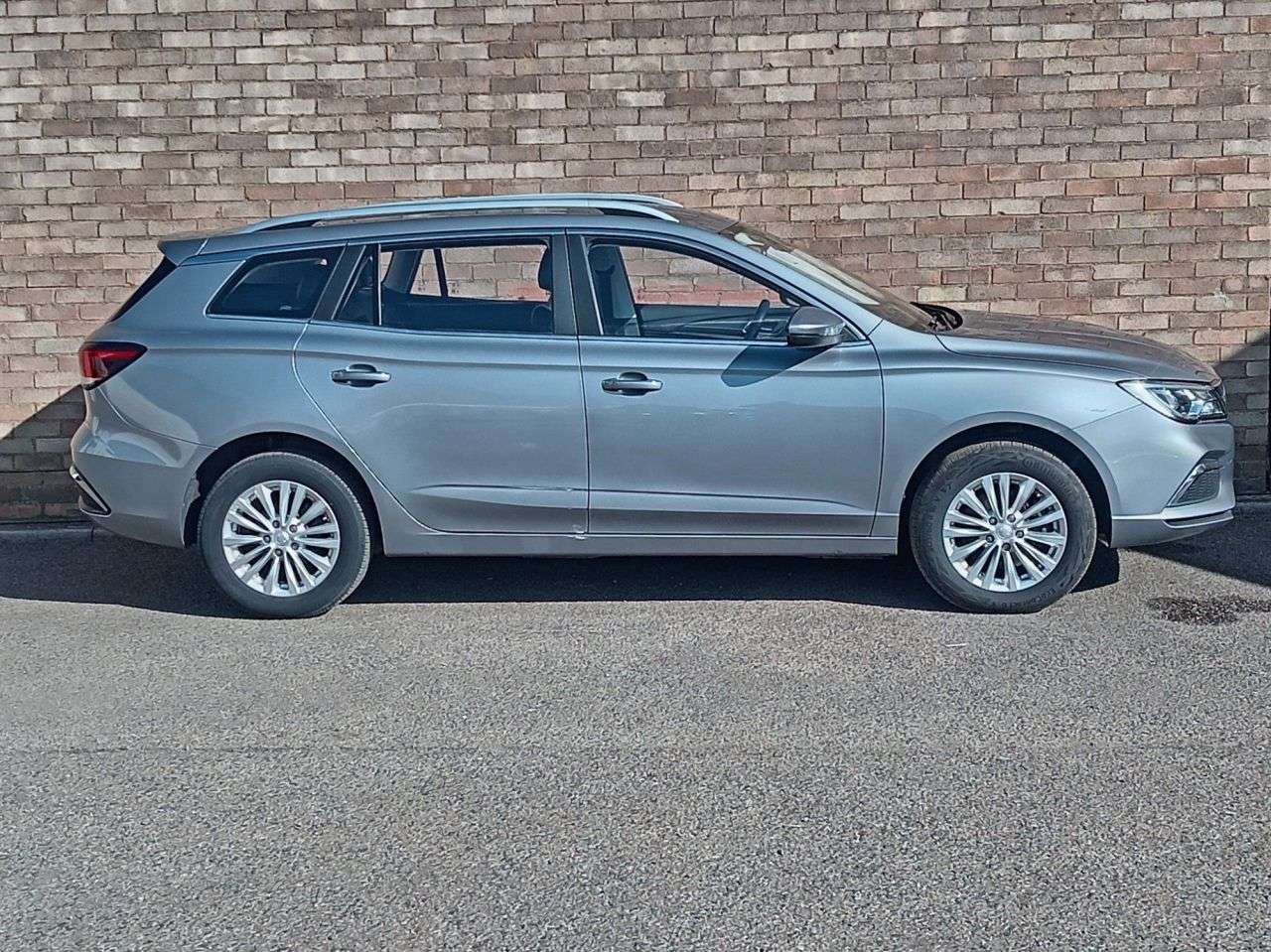 A 2022 MG MG 5 61.1kWh Exclusive Long Range Estate 5dr Electric Auto (156 ps) A 2022 MG MG 5 61.1kWh Exclusive Long Range Estate 5dr Electric Auto (156 ps)