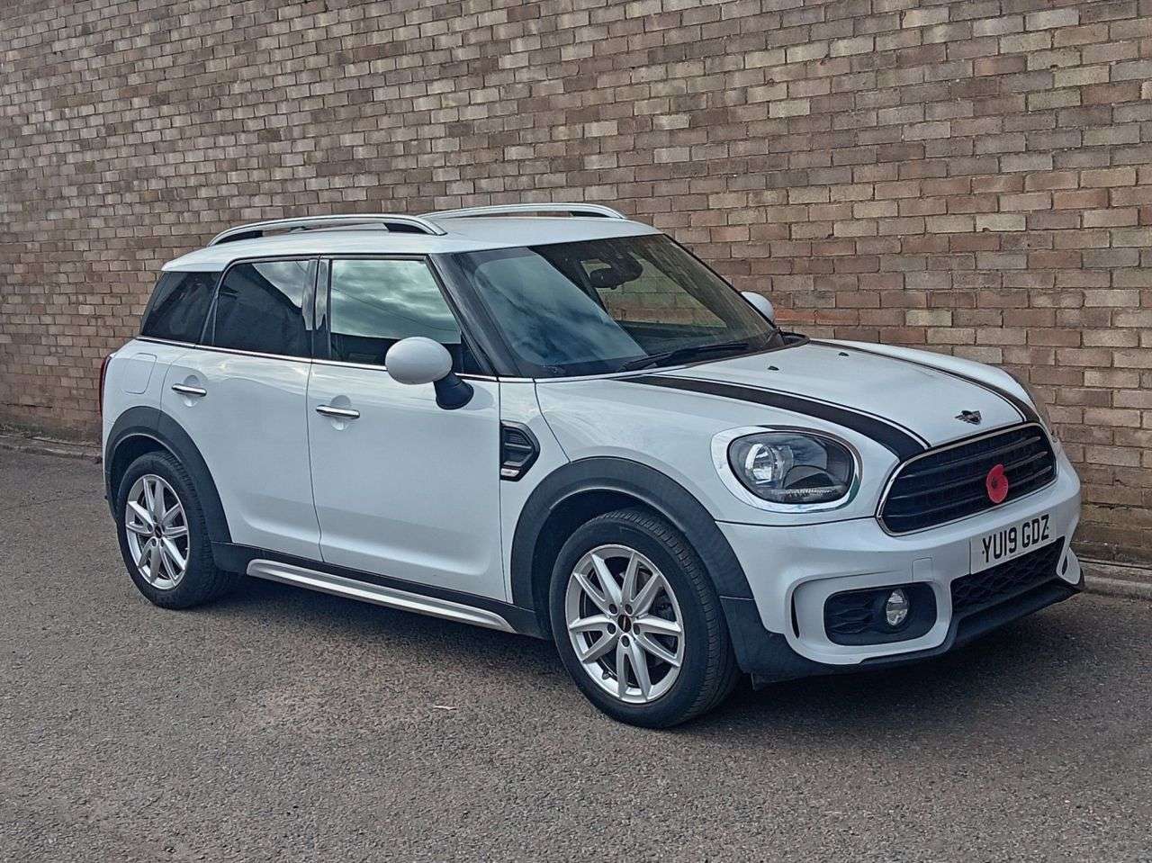 A 2019 MINI COUNTRYMAN 1.5 Cooper Sport SUV 5dr Petrol Manual Euro 6 (s/s) (136 ps) A 2019 MINI COUNTRYMAN 1.5 Cooper Sport SUV 5dr Petrol Manual Euro 6 (s/s) (136 ps)