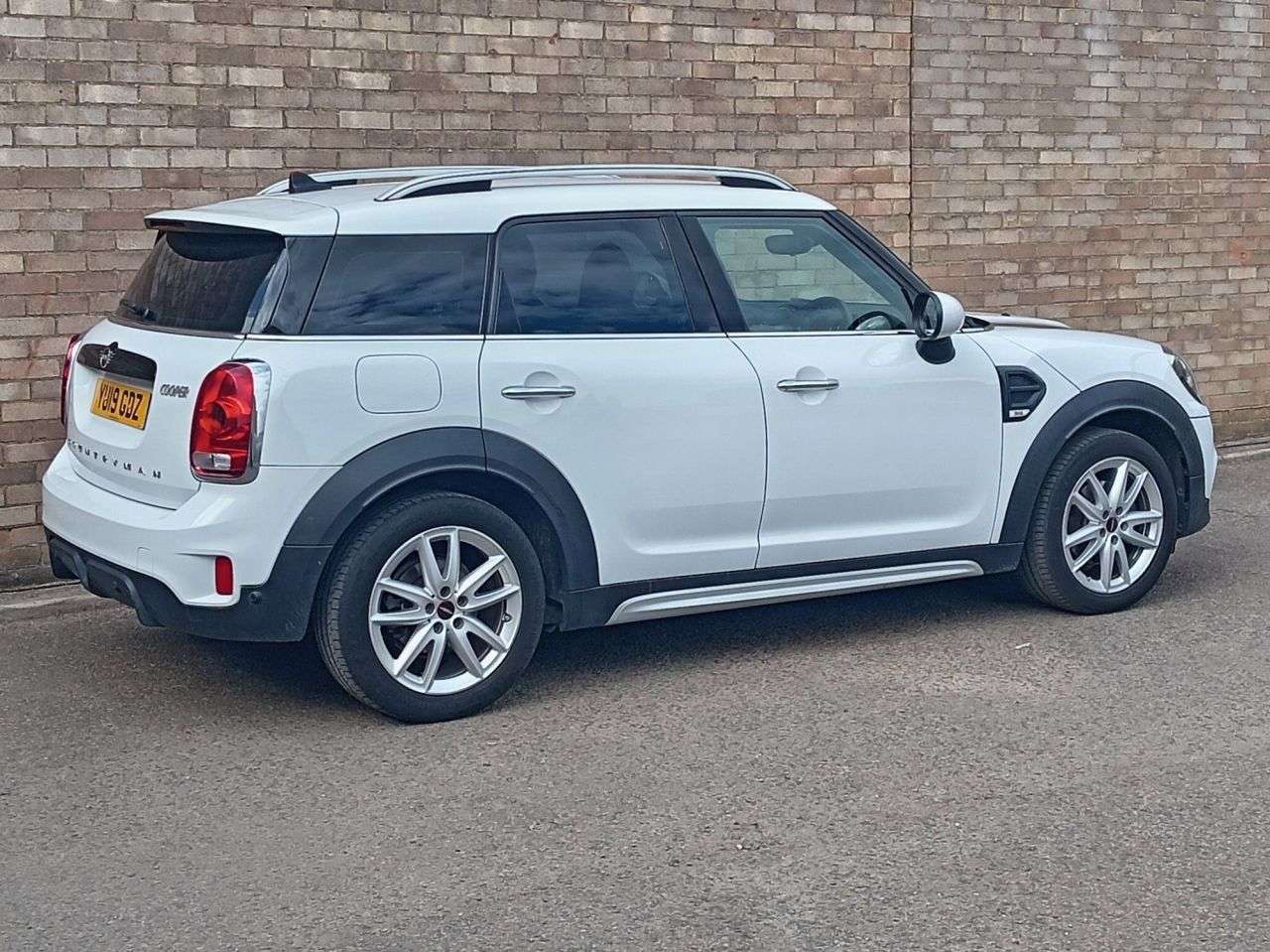 A 2019 MINI COUNTRYMAN 1.5 Cooper Sport SUV 5dr Petrol Manual Euro 6 (s/s) (136 ps) A 2019 MINI COUNTRYMAN 1.5 Cooper Sport SUV 5dr Petrol Manual Euro 6 (s/s) (136 ps)