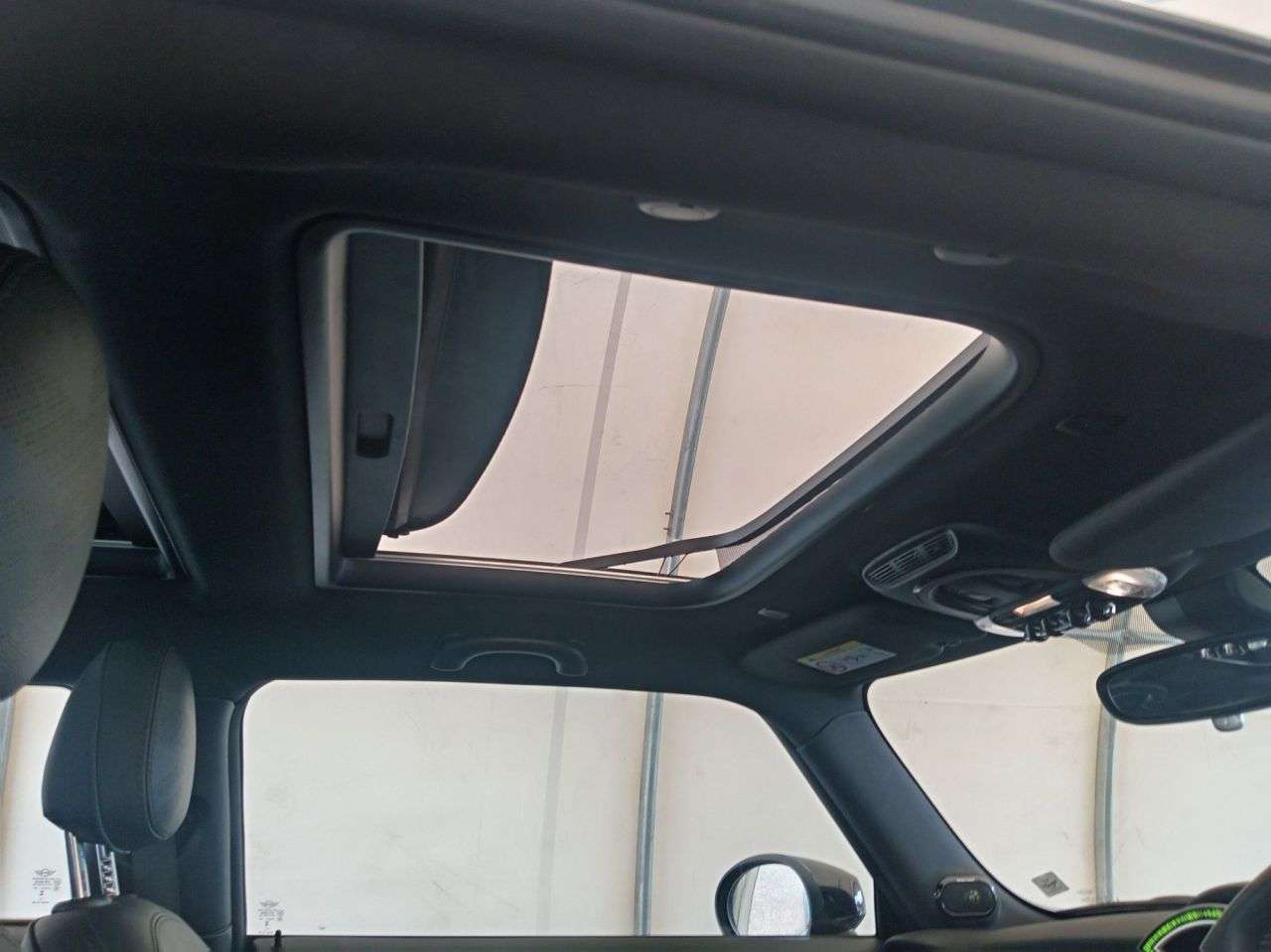 A 2023 MINI ELECTRIC HATCH Cooper SE 32.6kWh Level 3 Hatchback 3dr Electric Auto (184 ps) A 2023 MINI ELECTRIC HATCH Cooper SE 32.6kWh Level 3 Hatchback 3dr Electric Auto (184 ps)