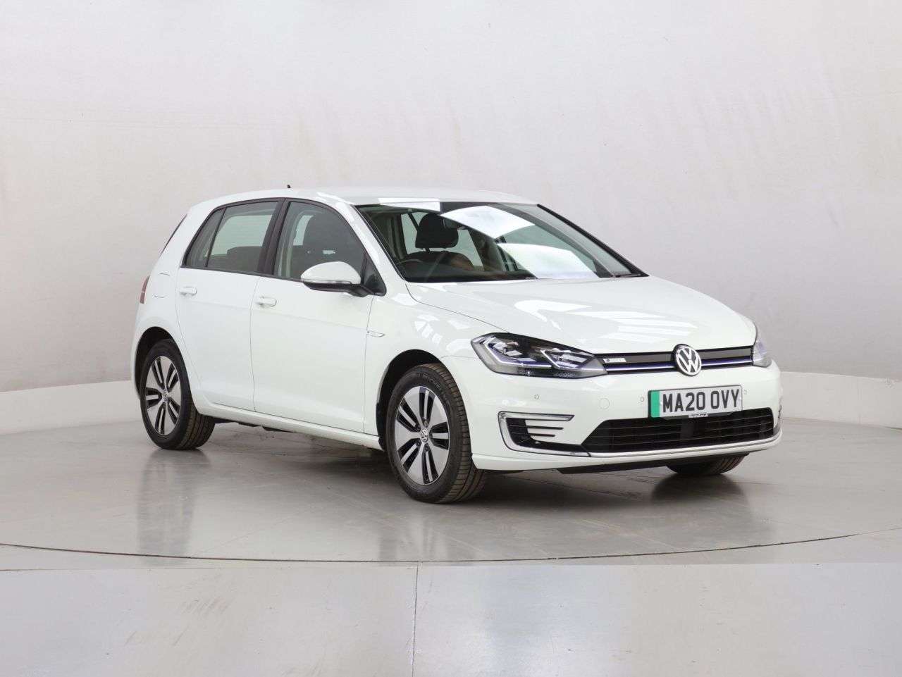 A 2020 VOLKSWAGEN E-GOLF 35.8kWh e-Golf Hatchback 5dr Electric Auto (136 ps) A 2020 VOLKSWAGEN E-GOLF 35.8kWh e-Golf Hatchback 5dr Electric Auto (136 ps)