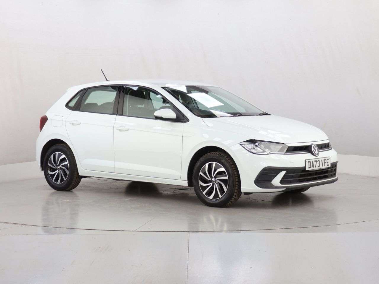 A 2023 VOLKSWAGEN POLO 1.0 EVO Life Hatchback 5dr Petrol Manual Euro 6 (s/s) (80 ps) A 2023 VOLKSWAGEN POLO 1.0 EVO Life Hatchback 5dr Petrol Manual Euro 6 (s/s) (80 ps)