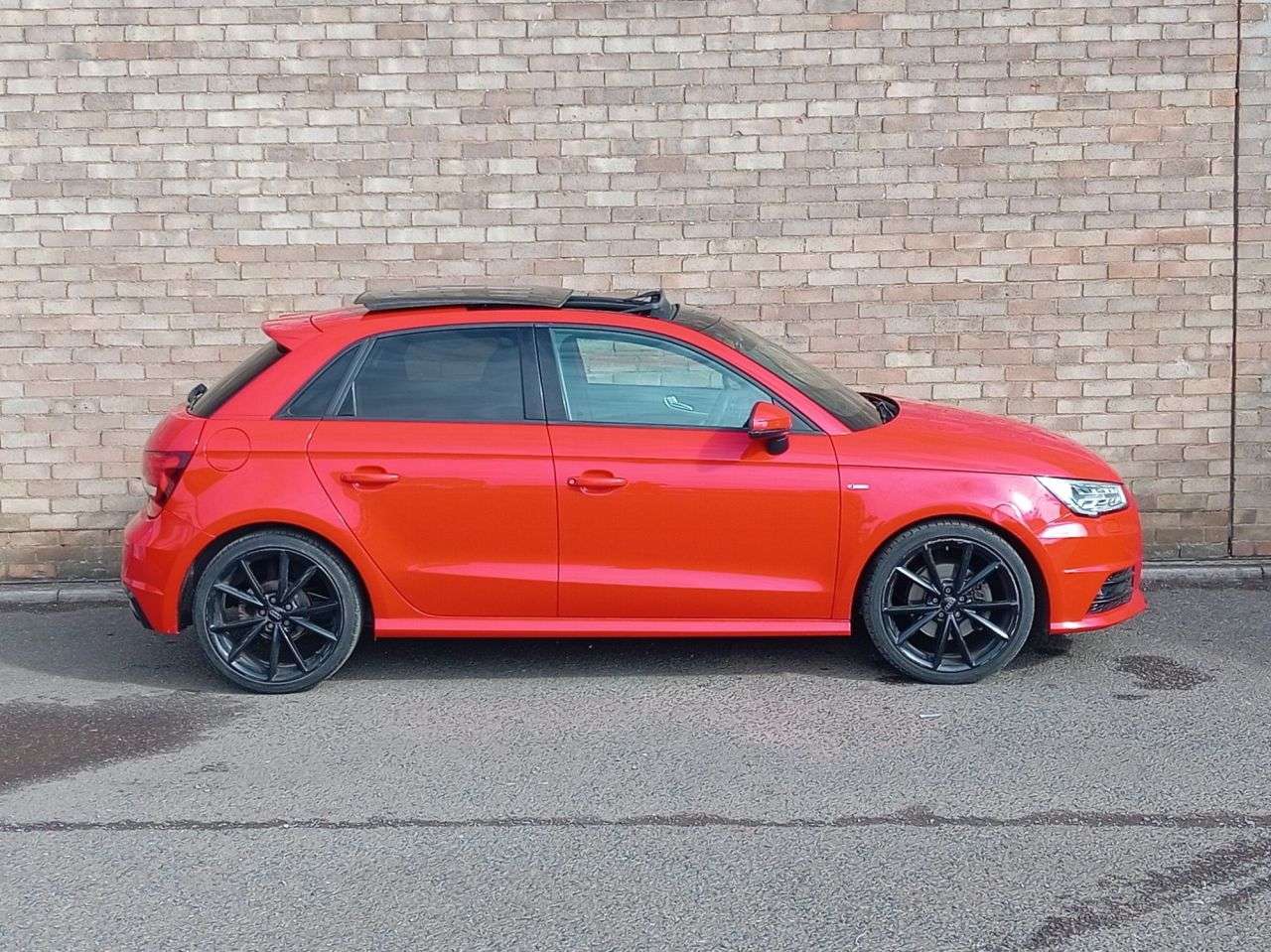 A 2017 AUDI A1 1.6 TDI Black Edition Sportback 5dr Diesel Manual Euro 6 (s/s) (116 ps) A 2017 AUDI A1 1.6 TDI Black Edition Sportback 5dr Diesel Manual Euro 6 (s/s) (116 ps)