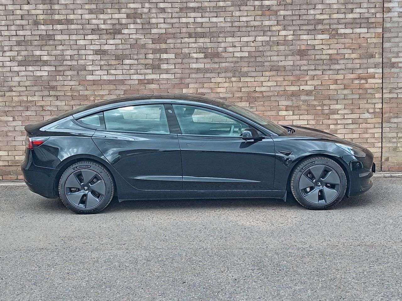 A 2022 TESLA MODEL 3 (Dual Motor) Long Range Saloon 4dr Electric Auto 4WDE (346 ps) A 2022 TESLA MODEL 3 (Dual Motor) Long Range Saloon 4dr Electric Auto 4WDE (346 ps)