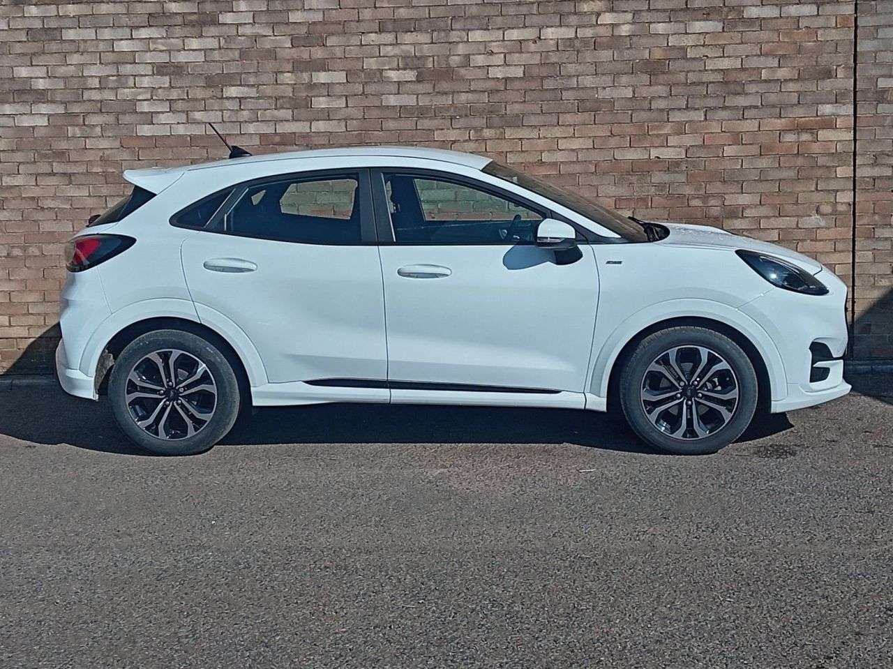 A 2023 FORD PUMA 1.0T EcoBoost MHEV ST-Line SUV 5dr Petrol Hybrid Manual Euro 6 (s/s) (125 p A 2023 FORD PUMA 1.0T EcoBoost MHEV ST-Line SUV 5dr Petrol Hybrid Manual Euro 6 (s/s) (125 p
