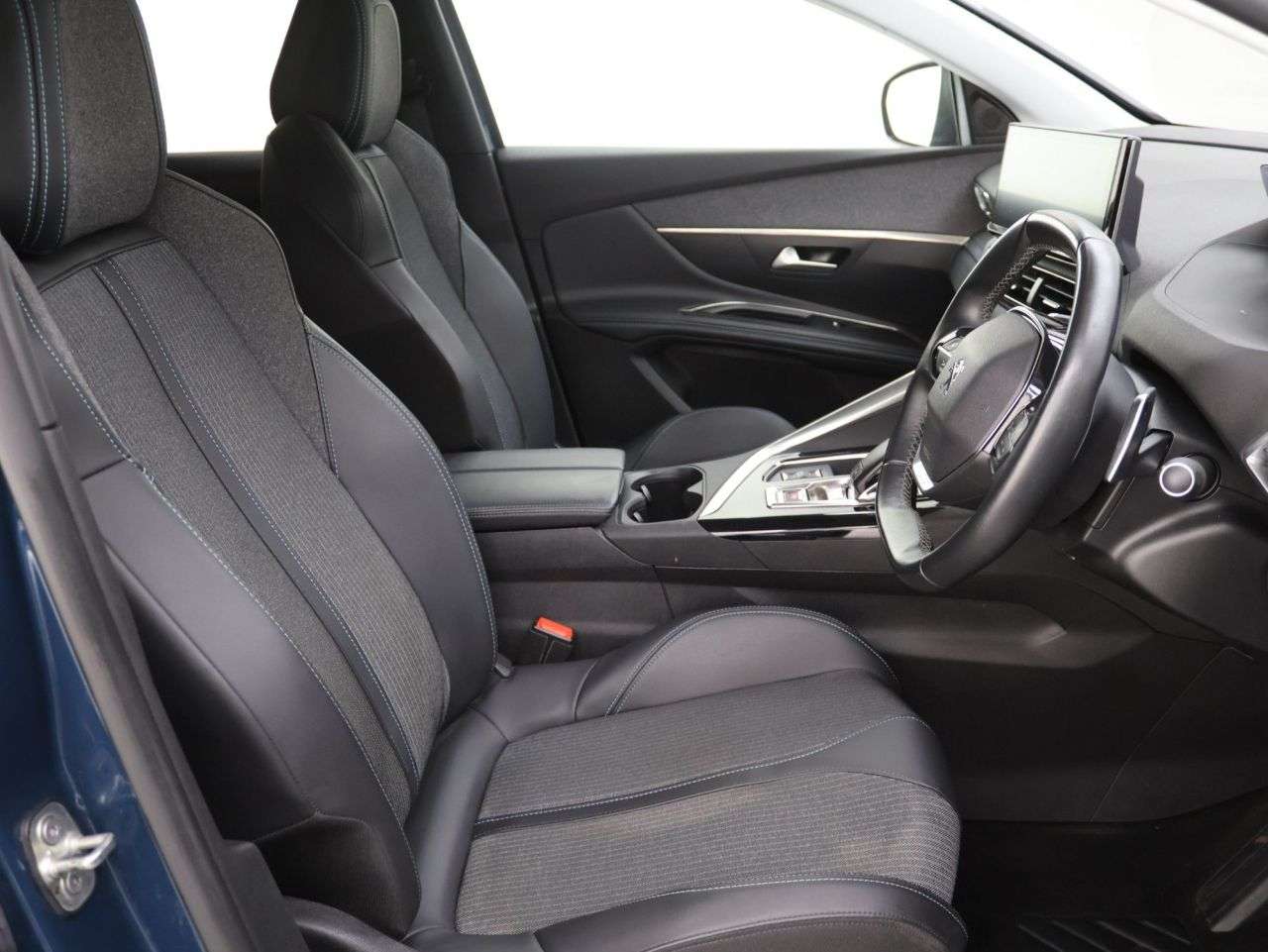 2023 PEUGEOT 3008 2023 PEUGEOT 3008
