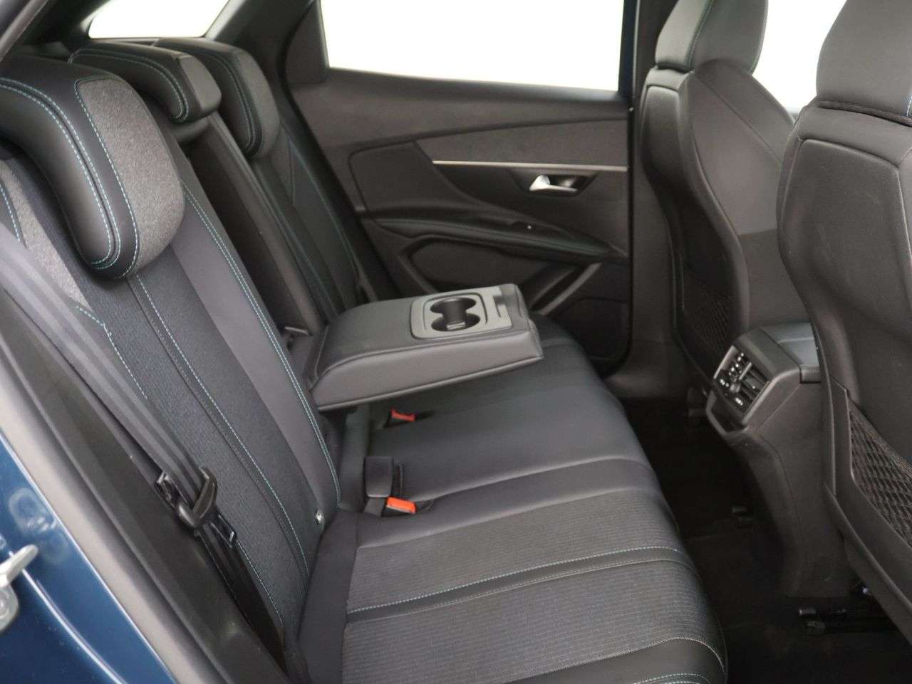 2023 PEUGEOT 3008 2023 PEUGEOT 3008