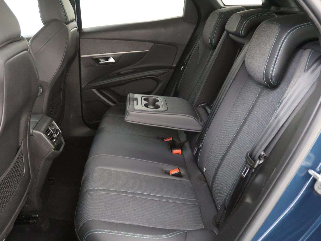 2023 PEUGEOT 3008 2023 PEUGEOT 3008