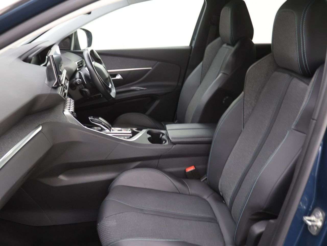 2023 PEUGEOT 3008 2023 PEUGEOT 3008