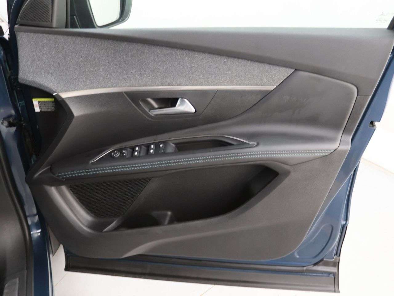 2023 PEUGEOT 3008 2023 PEUGEOT 3008