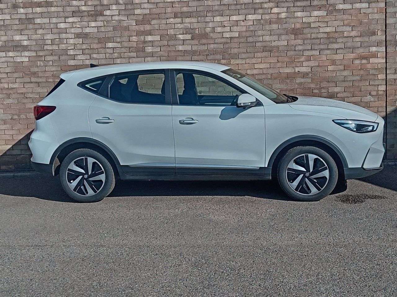 A 2023 MG MG ZS 72.6kWh SE Long Range SUV 5dr Electric Auto (156 ps) A 2023 MG MG ZS 72.6kWh SE Long Range SUV 5dr Electric Auto (156 ps)