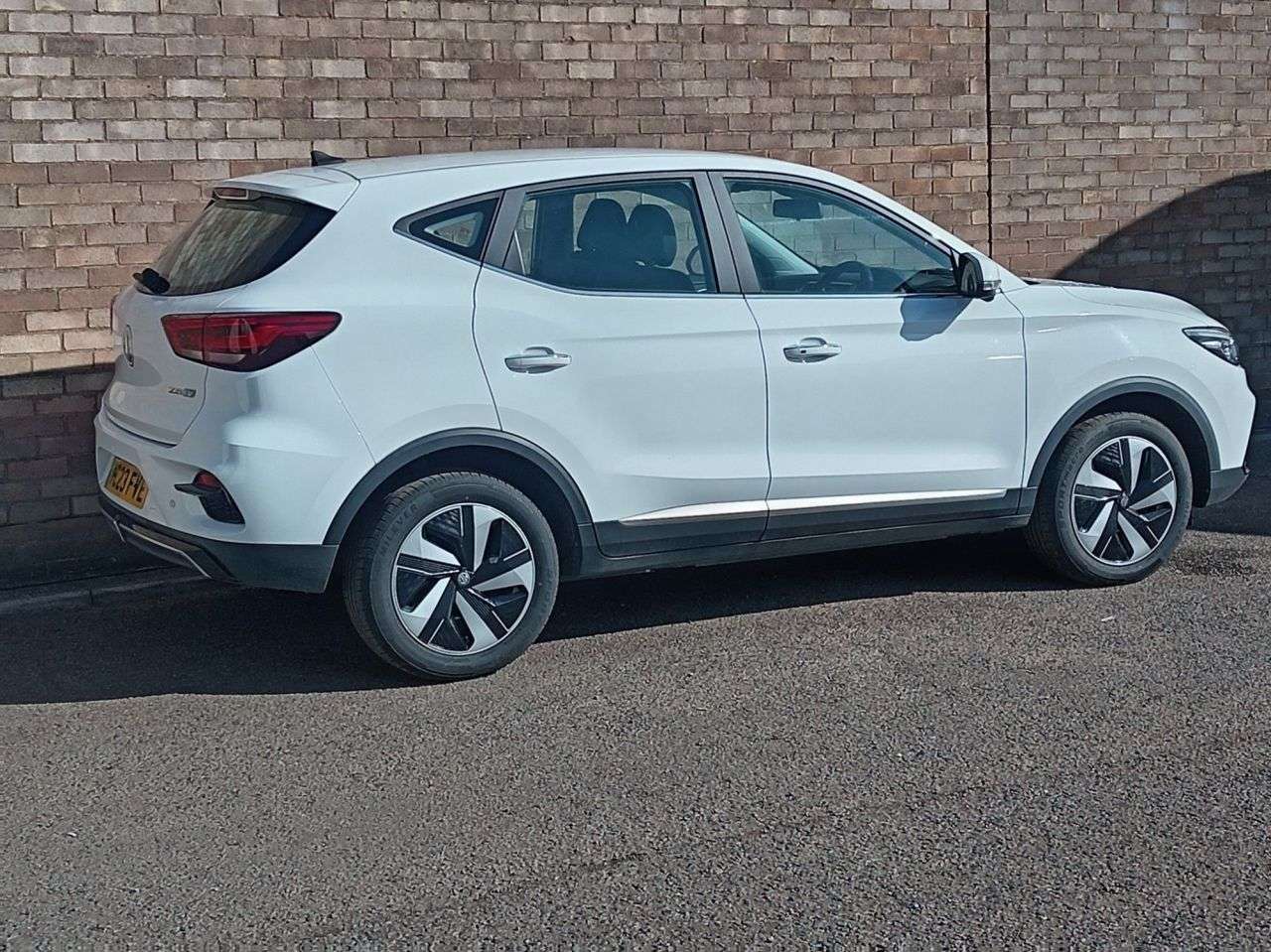 A 2023 MG MG ZS 72.6kWh SE Long Range SUV 5dr Electric Auto (156 ps) A 2023 MG MG ZS 72.6kWh SE Long Range SUV 5dr Electric Auto (156 ps)