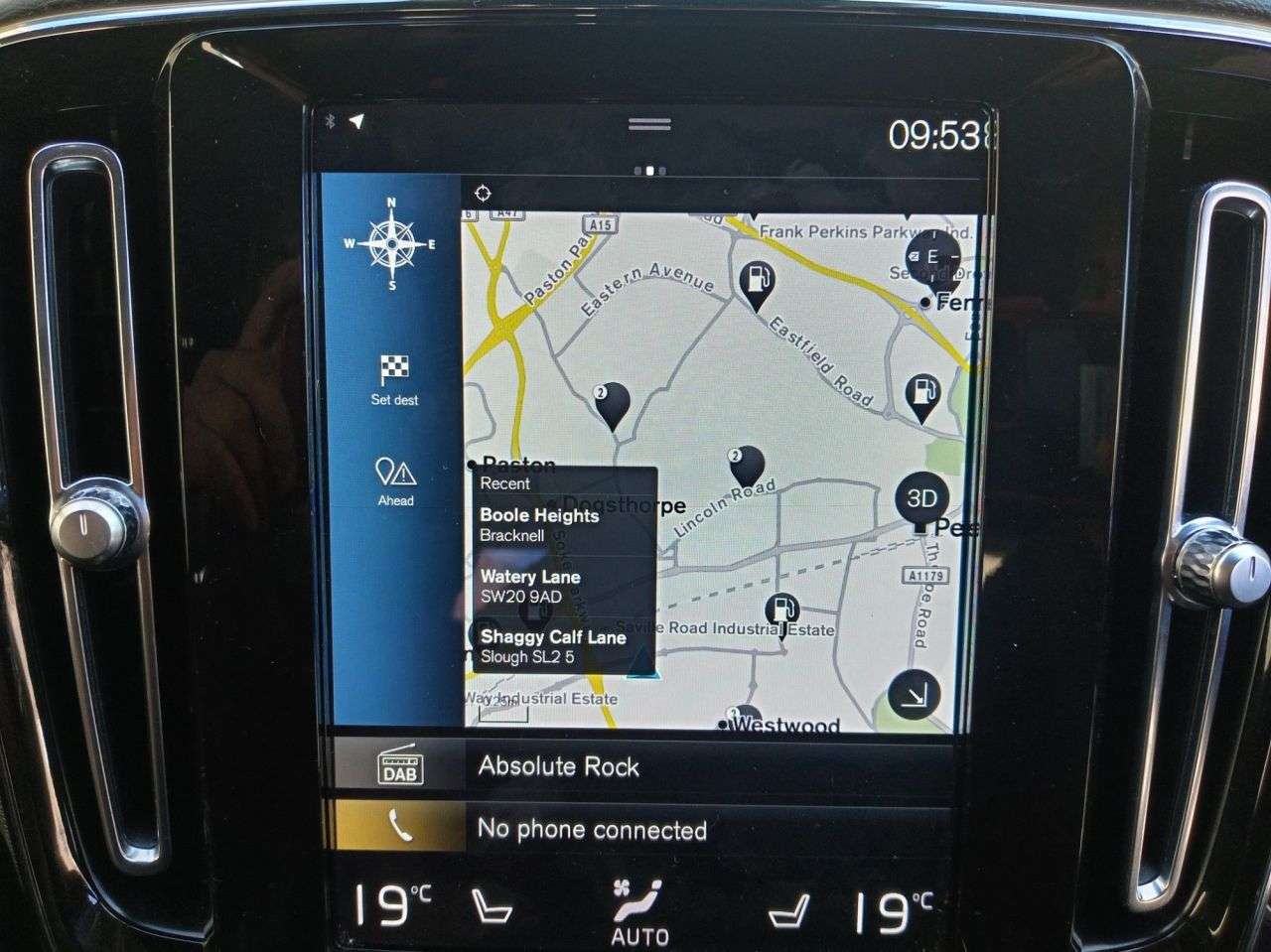 2022 VOLVO XC40 2022 VOLVO XC40