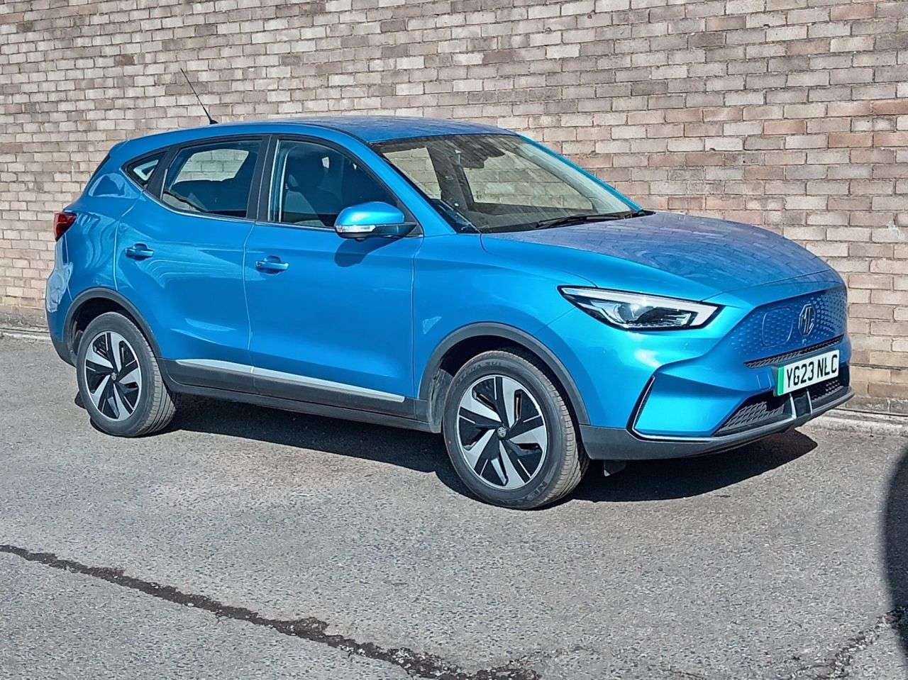 A 2023 MG MG ZS 72.6kWh SE Long Range SUV 5dr Electric Auto (156 ps) A 2023 MG MG ZS 72.6kWh SE Long Range SUV 5dr Electric Auto (156 ps)