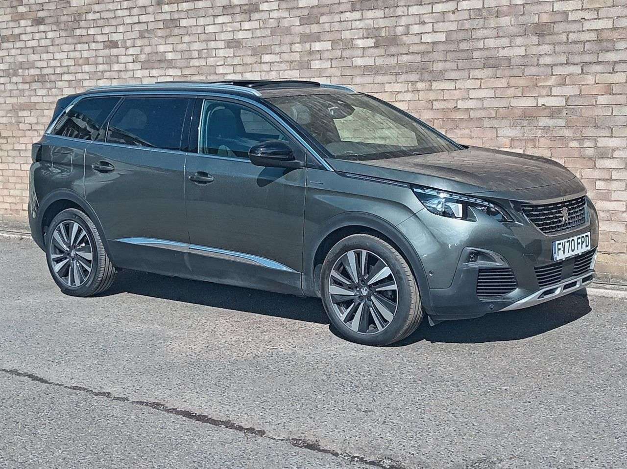 A 2020 PEUGEOT 5008 1.2 PureTech GT Line Premium SUV 5dr Petrol EAT Euro 6 (s/s) (130 ps) A 2020 PEUGEOT 5008 1.2 PureTech GT Line Premium SUV 5dr Petrol EAT Euro 6 (s/s) (130 ps)