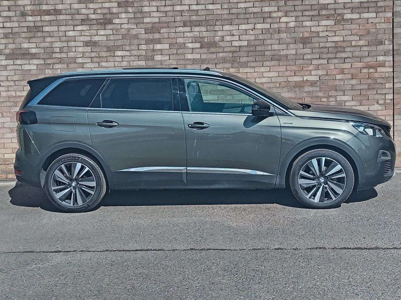 2020 PEUGEOT 5008 2020 PEUGEOT 5008