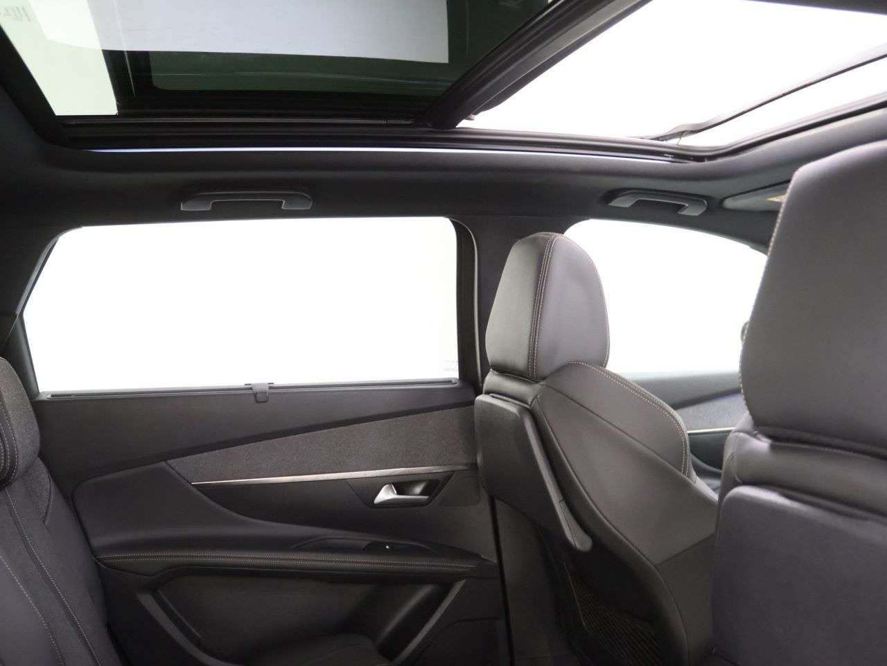 A 2020 PEUGEOT 5008 1.2 PureTech GT Line Premium SUV 5dr Petrol EAT Euro 6 (s/s) (130 ps) A 2020 PEUGEOT 5008 1.2 PureTech GT Line Premium SUV 5dr Petrol EAT Euro 6 (s/s) (130 ps)