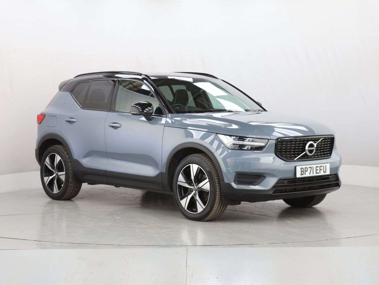 A 2022 VOLVO XC40 1.5h T4 Recharge 10.7kWh Plus SUV 5dr Petrol Plug-in Hybrid Auto Euro 6 (s/ A 2022 VOLVO XC40 1.5h T4 Recharge 10.7kWh Plus SUV 5dr Petrol Plug-in Hybrid Auto Euro 6 (s/