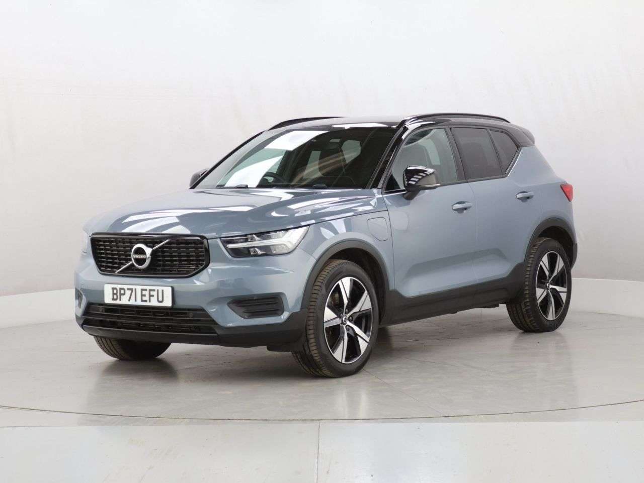 A 2022 VOLVO XC40 1.5h T4 Recharge 10.7kWh Plus SUV 5dr Petrol Plug-in Hybrid Auto Euro 6 (s/ A 2022 VOLVO XC40 1.5h T4 Recharge 10.7kWh Plus SUV 5dr Petrol Plug-in Hybrid Auto Euro 6 (s/