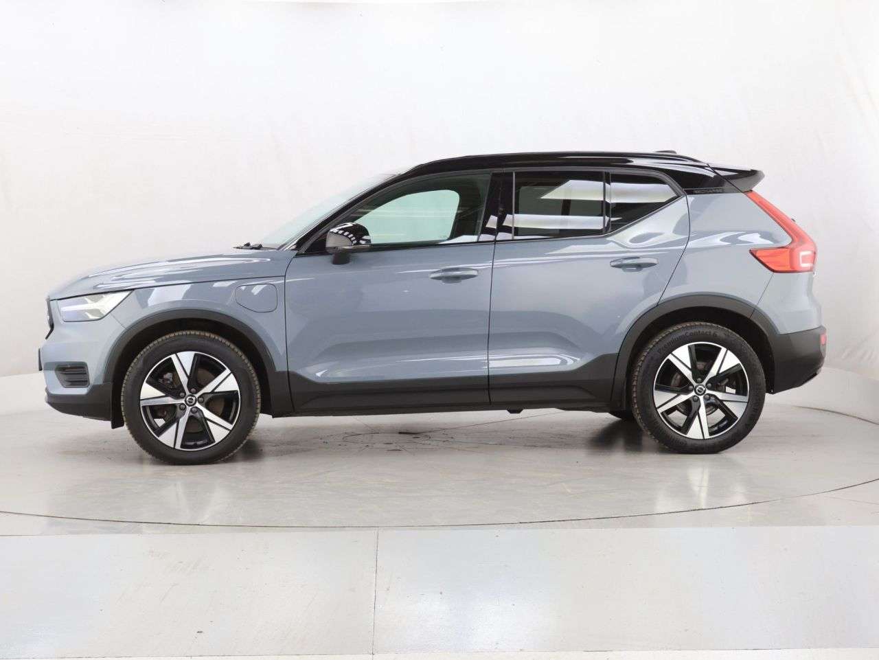 2022 VOLVO XC40 2022 VOLVO XC40