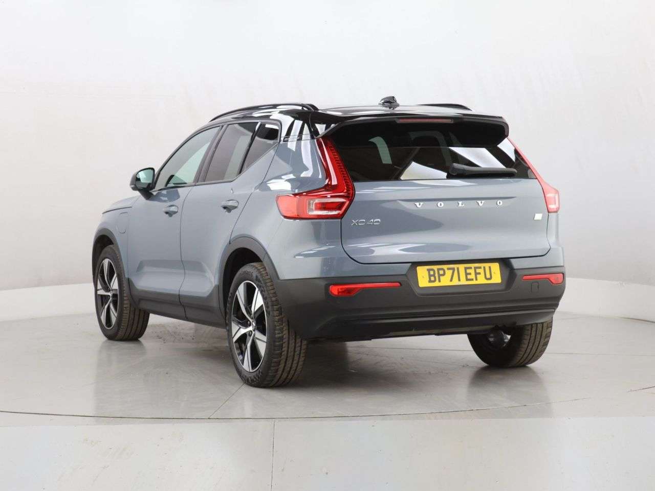 2022 VOLVO XC40 2022 VOLVO XC40