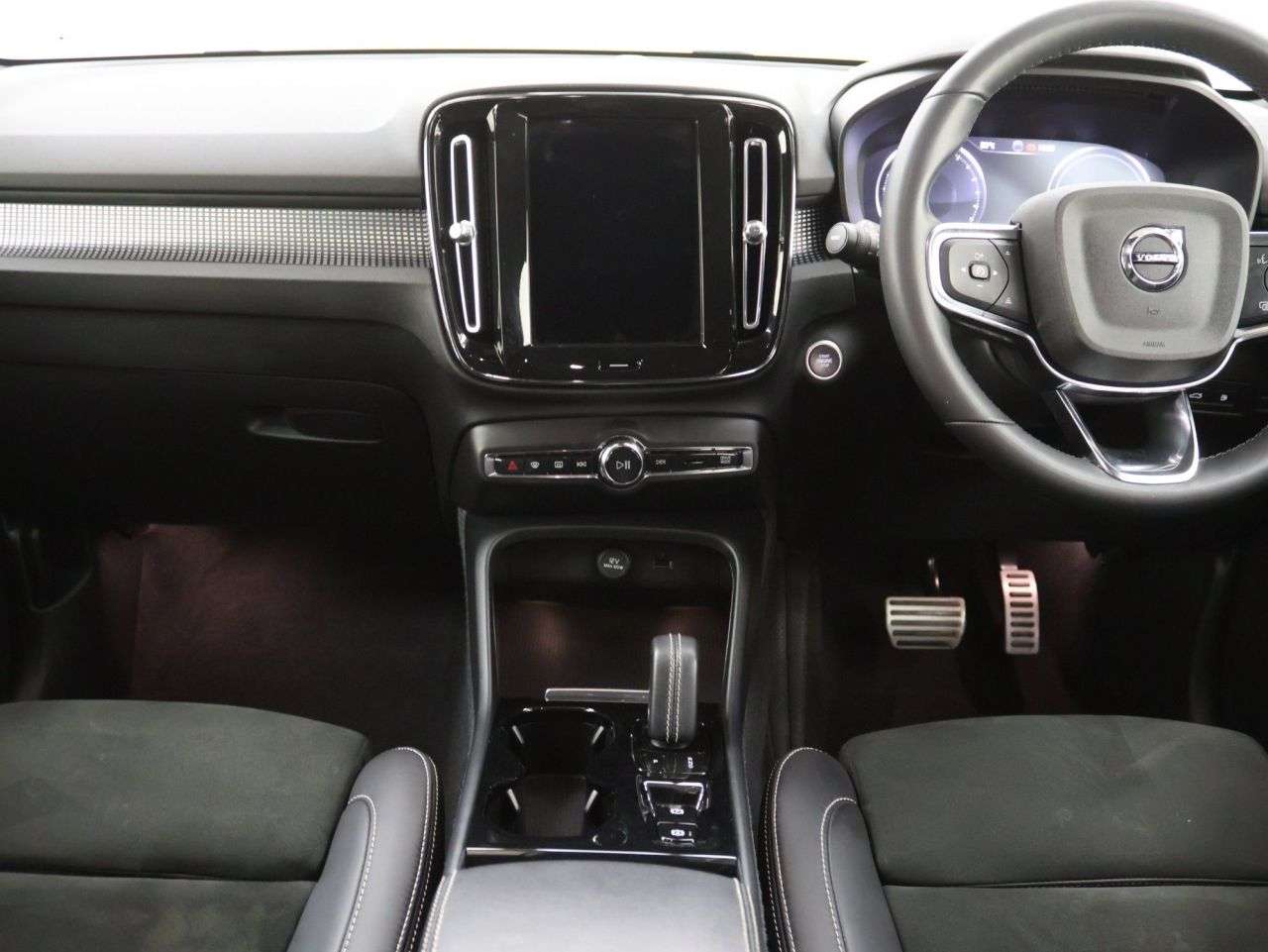 2022 VOLVO XC40 2022 VOLVO XC40