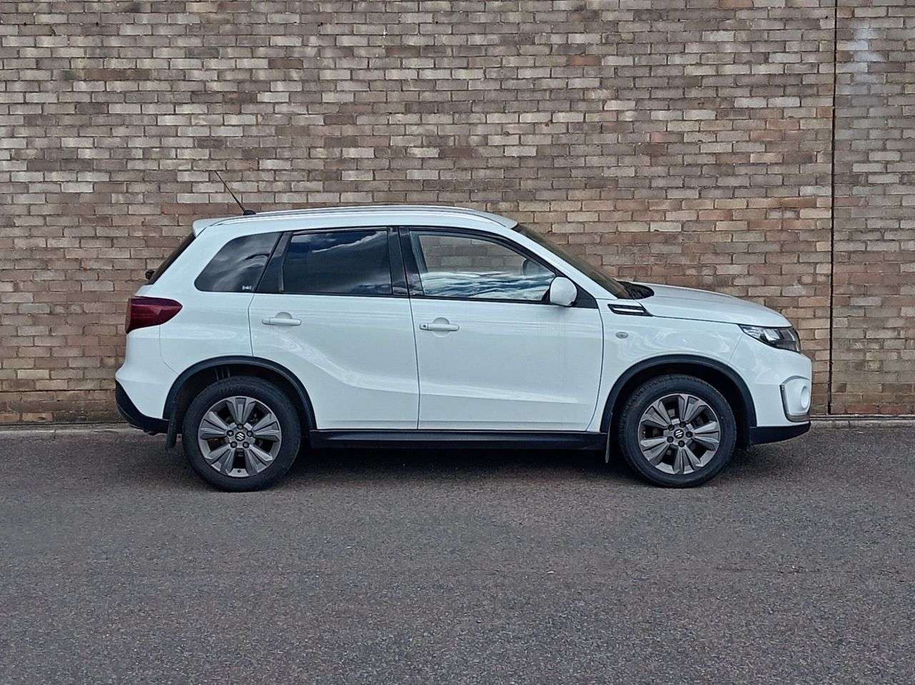 A 2022 SUZUKI VITARA 1.4 Boosterjet MHEV SZ-T SUV 5dr Petrol Hybrid Manual ALLGRIP Euro 6 (s/s) A 2022 SUZUKI VITARA 1.4 Boosterjet MHEV SZ-T SUV 5dr Petrol Hybrid Manual ALLGRIP Euro 6 (s/s)
