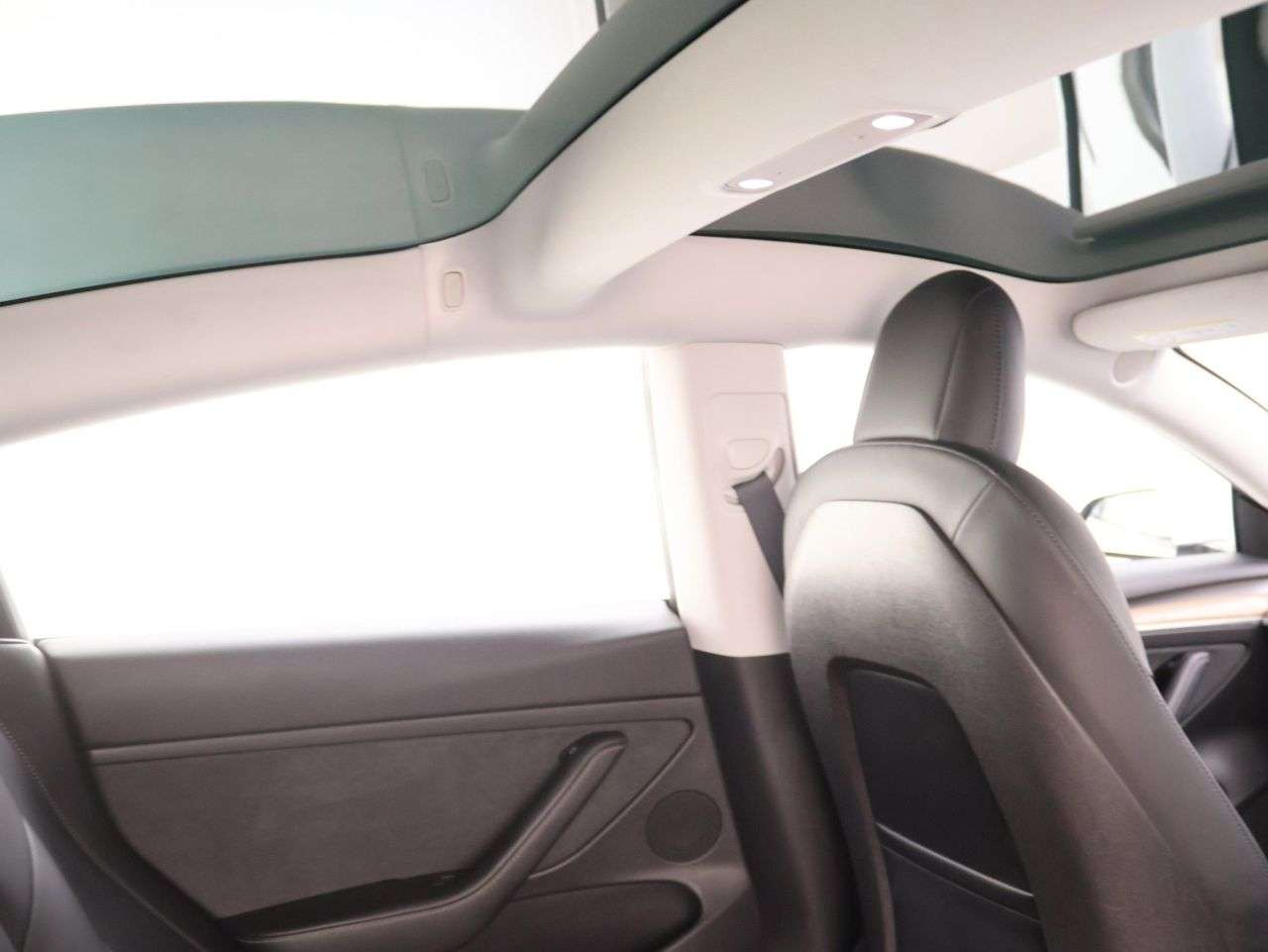 A 2023 TESLA MODEL 3 Saloon 4dr Electric Auto RWD (241 bhp) A 2023 TESLA MODEL 3 Saloon 4dr Electric Auto RWD (241 bhp)