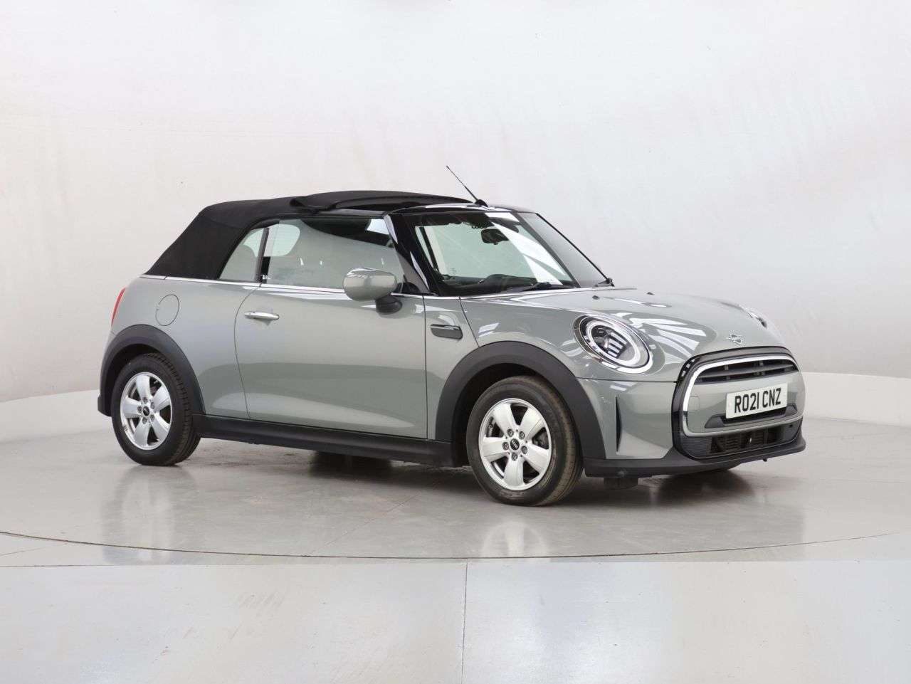 A 2021 MINI CONVERTIBLE 1.5 Cooper Classic Convertible 2dr Petrol Manual Euro 6 (s/s) (136 ps) A 2021 MINI CONVERTIBLE 1.5 Cooper Classic Convertible 2dr Petrol Manual Euro 6 (s/s) (136 ps)