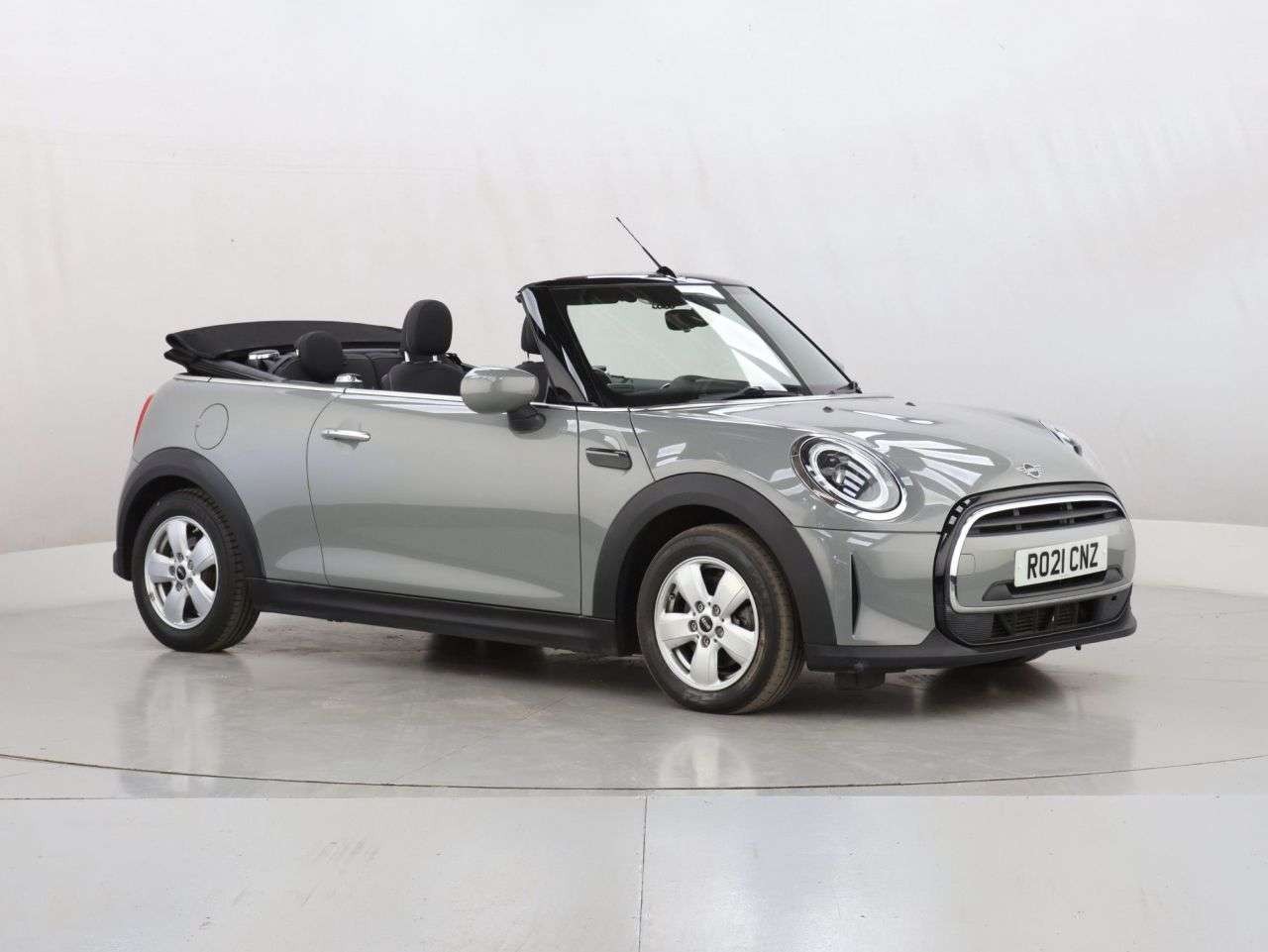 A 2021 MINI CONVERTIBLE 1.5 Cooper Classic Convertible 2dr Petrol Manual Euro 6 (s/s) (136 ps) A 2021 MINI CONVERTIBLE 1.5 Cooper Classic Convertible 2dr Petrol Manual Euro 6 (s/s) (136 ps)