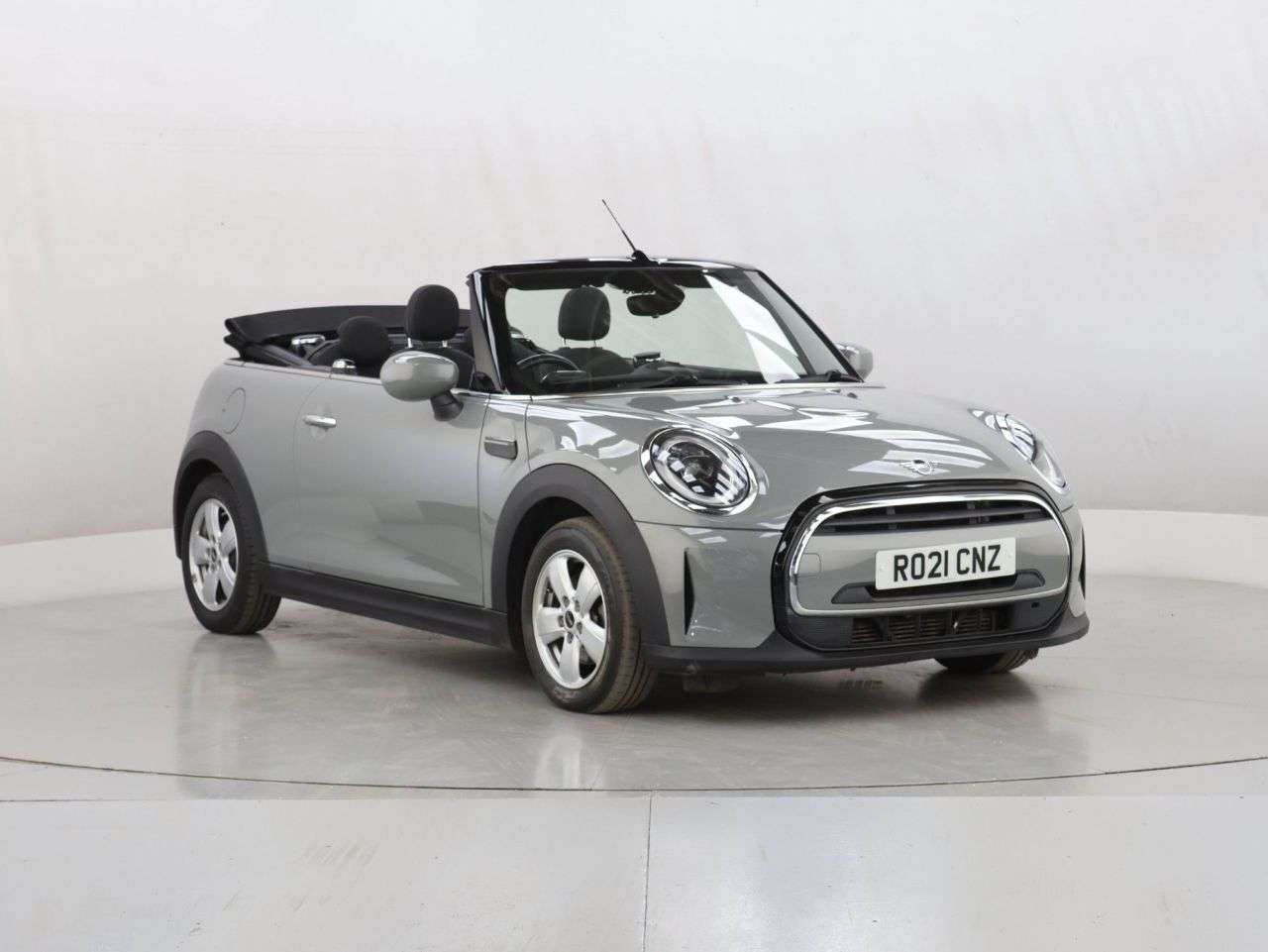 A 2021 MINI CONVERTIBLE 1.5 Cooper Classic Convertible 2dr Petrol Manual Euro 6 (s/s) (136 ps) A 2021 MINI CONVERTIBLE 1.5 Cooper Classic Convertible 2dr Petrol Manual Euro 6 (s/s) (136 ps)