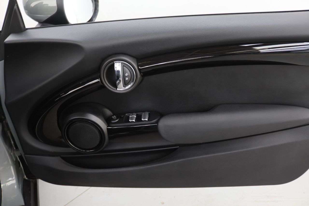 2021 MINI CONVERTIBLE 2021 MINI CONVERTIBLE