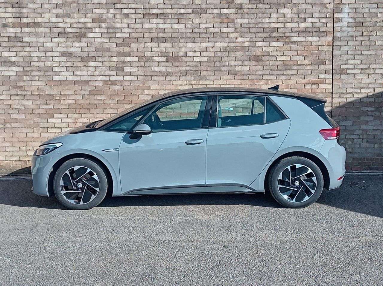 A 2022 VOLKSWAGEN ID3 Pro Performance 58kWh Life Hatchback 5dr Electric Auto (204 ps) A 2022 VOLKSWAGEN ID3 Pro Performance 58kWh Life Hatchback 5dr Electric Auto (204 ps)