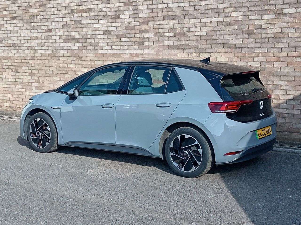 A 2022 VOLKSWAGEN ID3 Pro Performance 58kWh Life Hatchback 5dr Electric Auto (204 ps) A 2022 VOLKSWAGEN ID3 Pro Performance 58kWh Life Hatchback 5dr Electric Auto (204 ps)