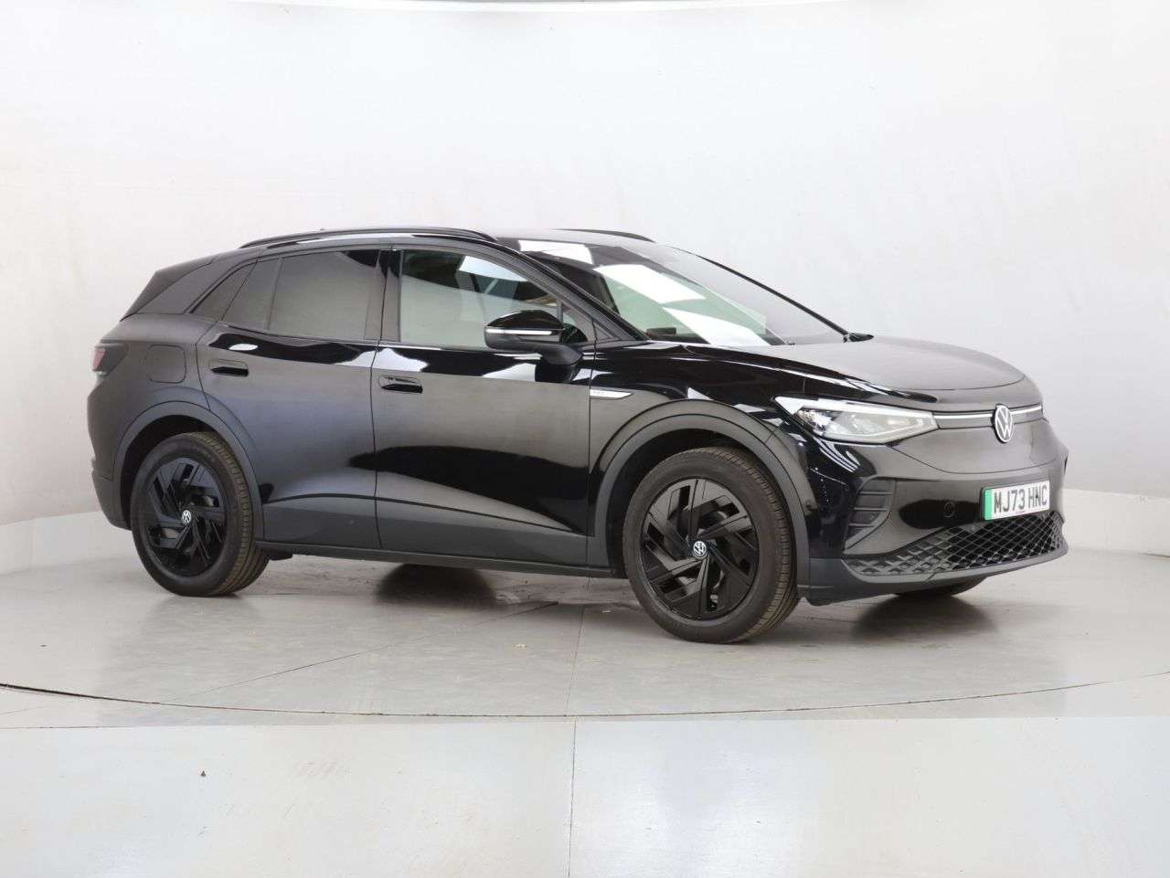 A 2023 VOLKSWAGEN ID4 Pro Performance 77kWh Life SUV 5dr Electric Auto (204 ps) A 2023 VOLKSWAGEN ID4 Pro Performance 77kWh Life SUV 5dr Electric Auto (204 ps)